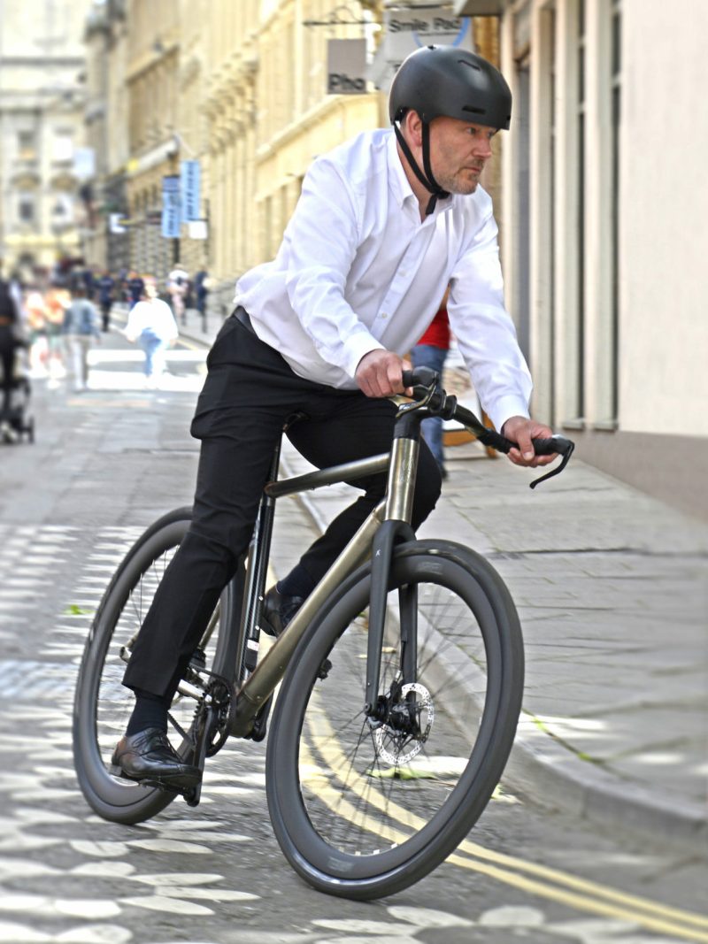 20 Ariel DASH Urban rider 1